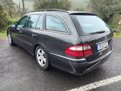 Mercedes-Benz E 200 2003 - 3900 EUR, 338200 km - AUTO.MOTO.pt - 338200km - foto 7 de 14
