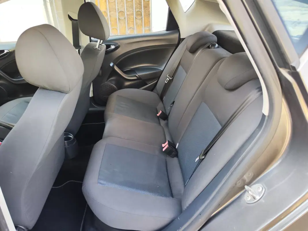 SEAT Ibiza 2015 - 8480 EUR, 179000 km - AUTO.MOTO.pt - 179000km - foto 20 de 36