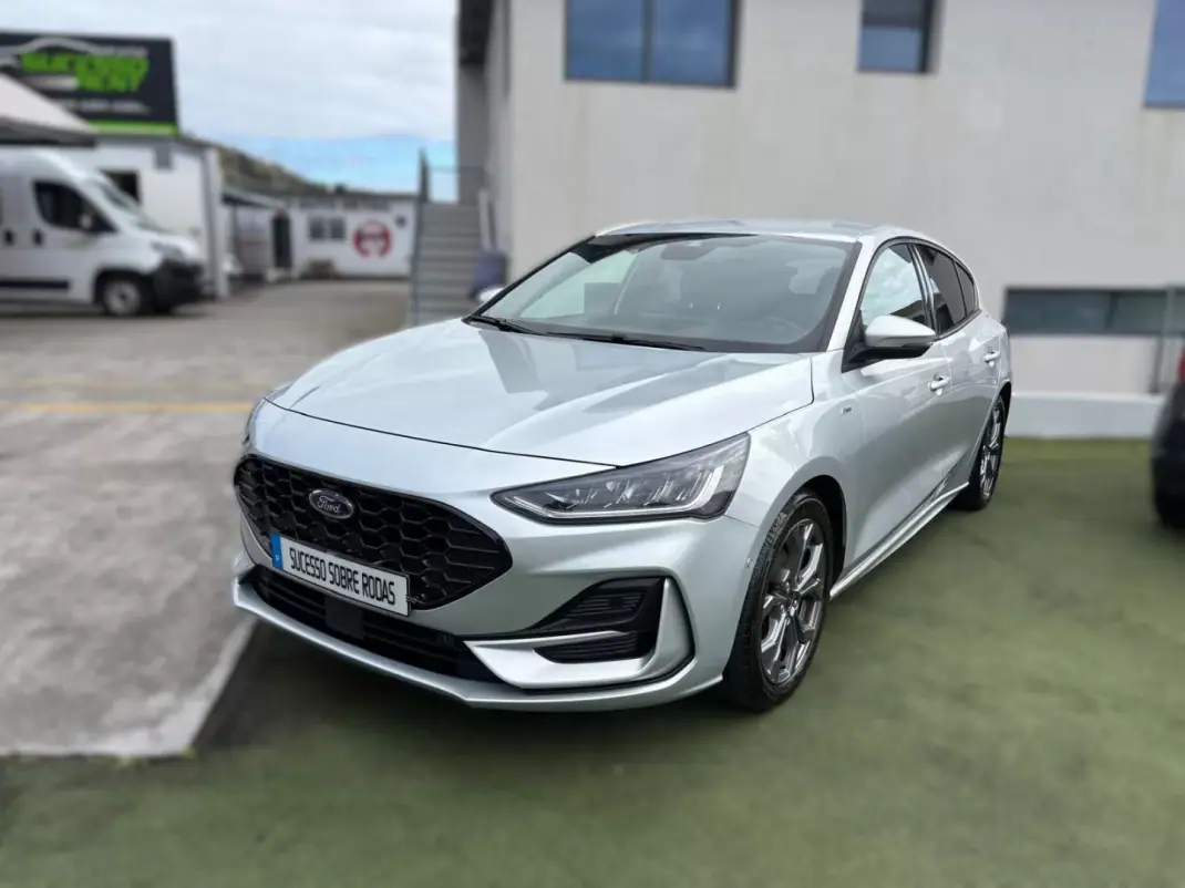 Ford Focus 2024 - 23490 EUR, 35103 km - AUTO.MOTO.pt - 35103km - foto 1 de 14