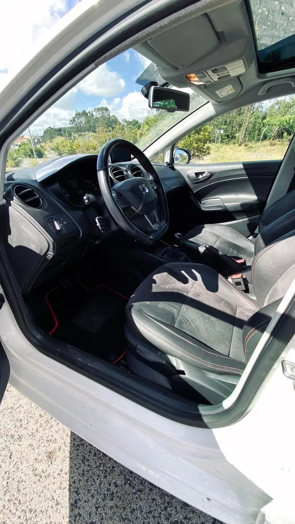 SEAT Ibiza ST 2015 - 9250 EUR, 124000 km - AUTO.MOTO.pt - 124000km - foto 11 de 16