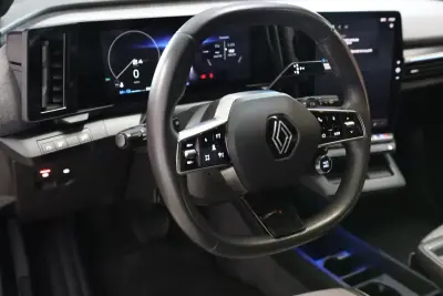 Renault Mégane E-Tech 2022 - 27900 EUR, 51137 km - AUTO.MOTO.pt - 51137km - foto 13 de 39