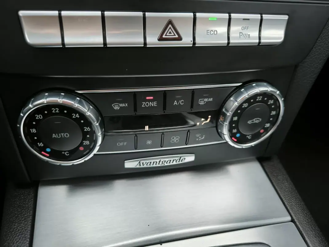 Mercedes-Benz C 220 2011 - 8950 EUR, 430000 km - AUTO.MOTO.pt - 430000km - foto 35 de 52