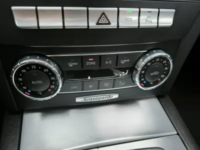 Mercedes-Benz C 220 2011 - 8950 EUR, 430000 km - AUTO.MOTO.pt - 430000km - foto 35 de 52
