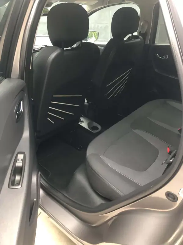 Renault Captur 2017 - 10900 EUR, 116000 km - 116000km - foto 20 de 32