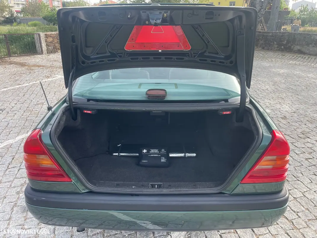 Mercedes-Benz C 220 1994 - 4500 EUR, 160506 km - AUTO.MOTO.pt - 160506km - foto 12 de 15
