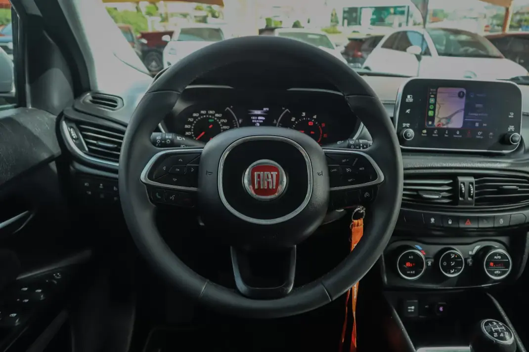 Fiat Tipo 2019 - 11880 EUR, 100620 km - AUTO.MOTO.pt - 100620km - foto 10 de 22