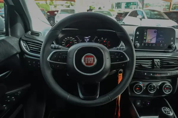 Fiat Tipo 2019 - 11880 EUR, 100620 km - AUTO.MOTO.pt - 100620km - foto 10 de 22