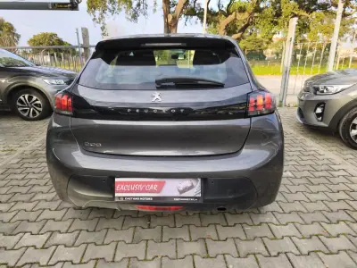 Peugeot 208 2023 - 17900 EUR, 91000 km - AUTO.MOTO.pt - 91000km - foto 4 de 11