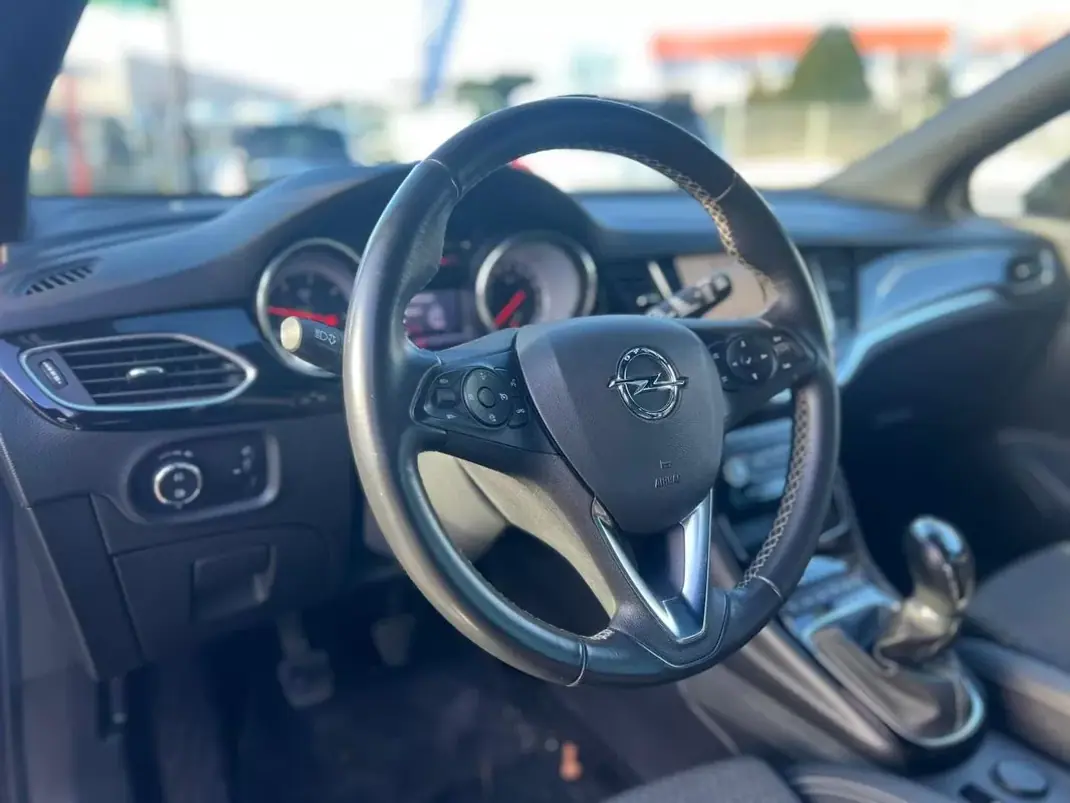 Opel Astra Sports Tourer 2018 - 12984 EUR, 97000 km - AUTO.MOTO.pt - 97000km - foto 5 de 26