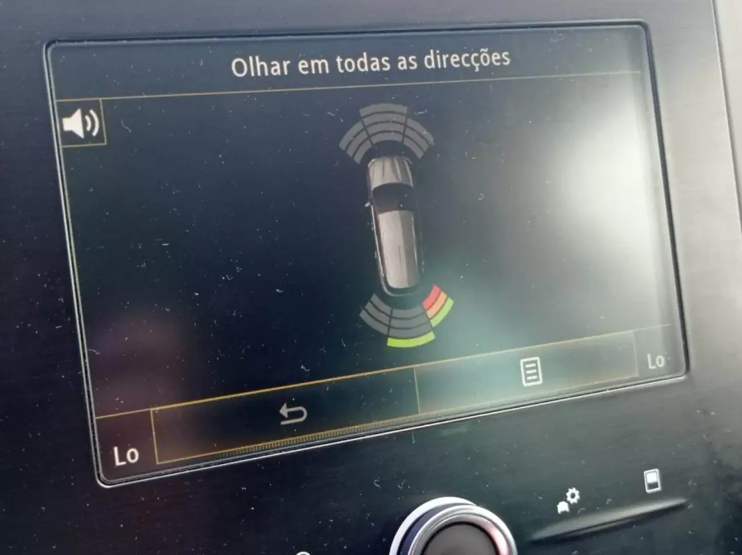 Renault Mégane Sport Tourer 2018 - 10990 EUR, 254300 km - AUTO.MOTO.pt - 254300km - foto 7 de 14