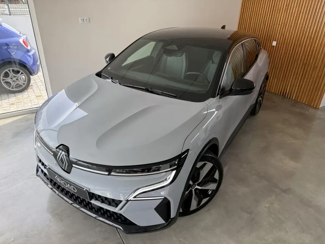Renault Mégane E-Tech 2022 - 24999 EUR, 27000 km - AUTO.MOTO.pt - 27000km - foto 2 de 116