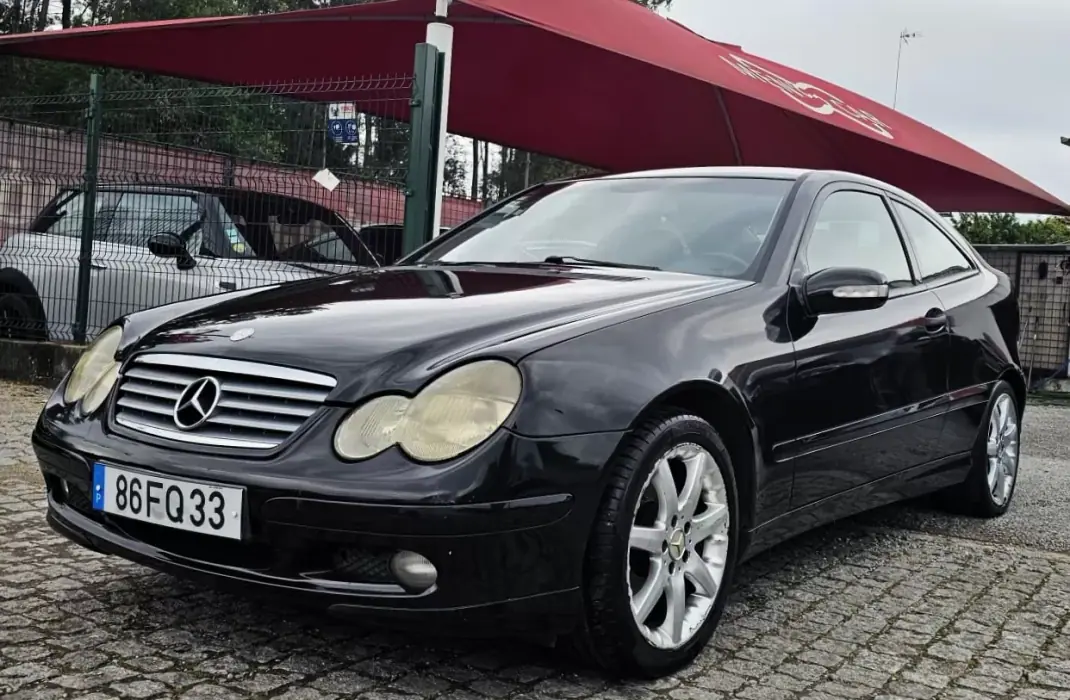 Mercedes-Benz C 220 2002 - 7500 EUR, 300000 km - AUTO.MOTO.pt - 300000km - foto 4 de 22