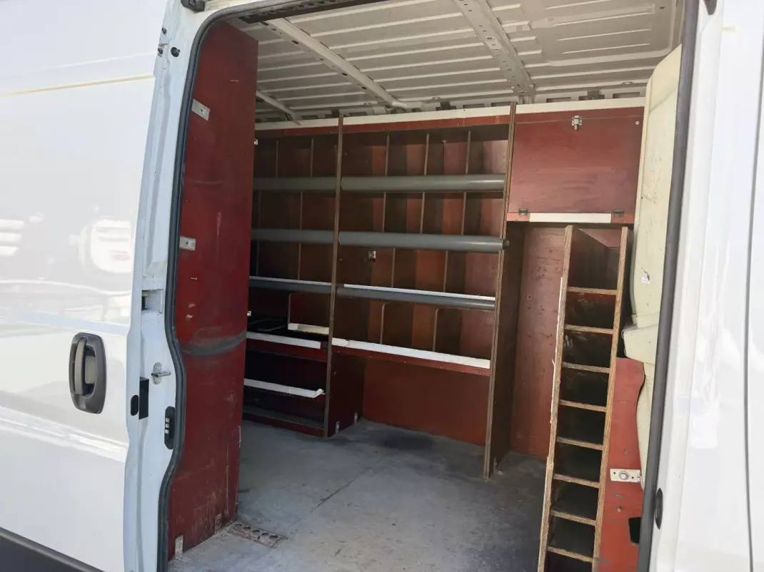 Citroën 2018 - 17500 EUR, 136874 km - AUTO.MOTO.pt - 136874km - foto 11 de 12