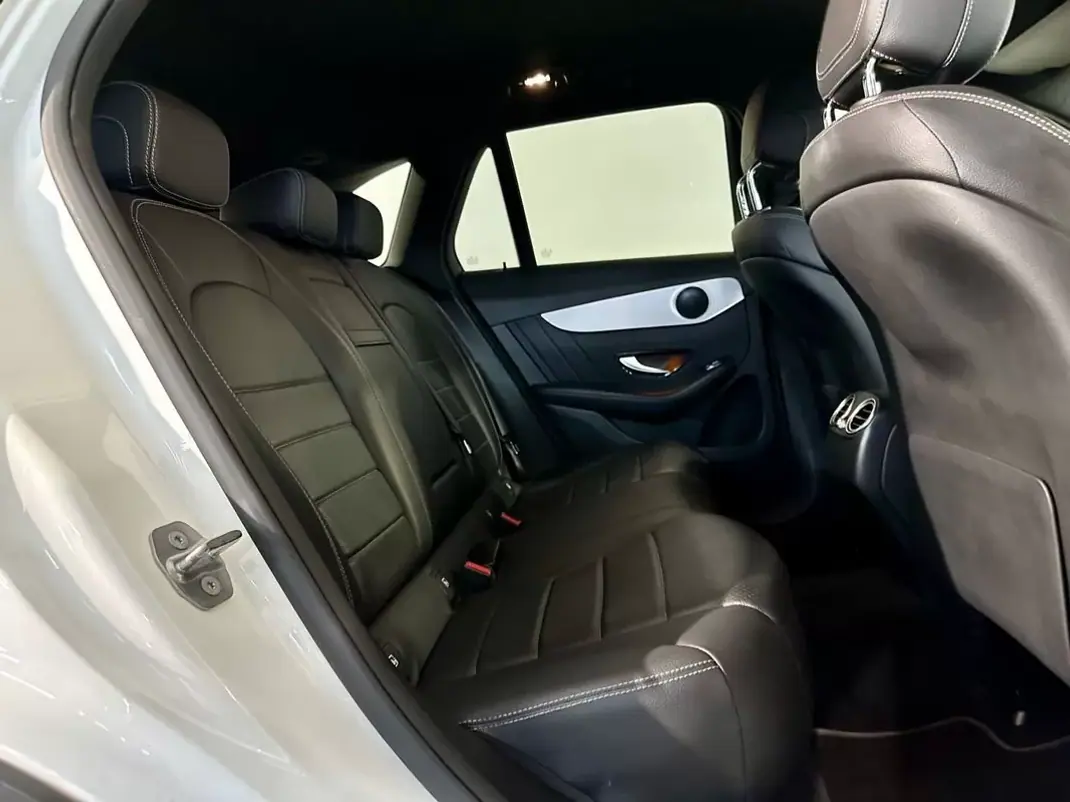 Mercedes-Benz GLC 220 2019 - 34950 EUR, 179000 km - AUTO.MOTO.pt - 179000km - foto 5 de 36