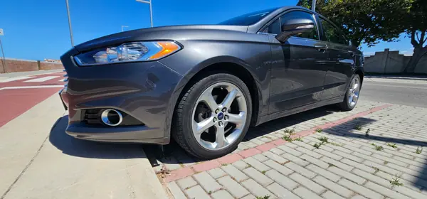 Ford Mondeo 2015 - 10500 EUR, 90000 km - AUTO.MOTO.pt - 90000km - foto 4 de 8