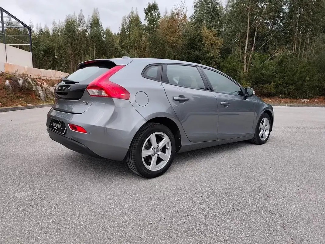 Volvo V40 2014 - 9900 EUR, 177500 km - AUTO.MOTO.pt - 177500km - foto 19 de 19