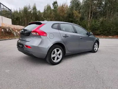 Volvo V40 2014 - 9900 EUR, 177500 km - AUTO.MOTO.pt - 177500km - foto 19 de 19