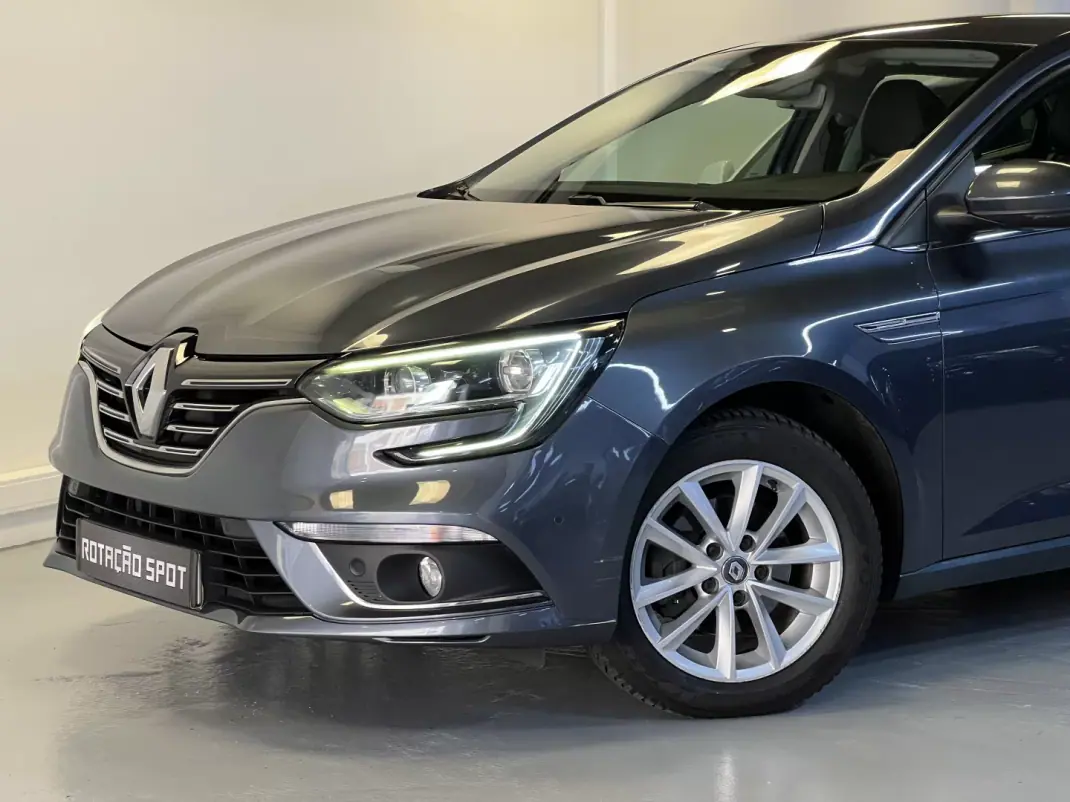 Renault Mégane 2016 - 11990 EUR, 140000 km - AUTO.MOTO.pt - 140000km - foto 34 de 41