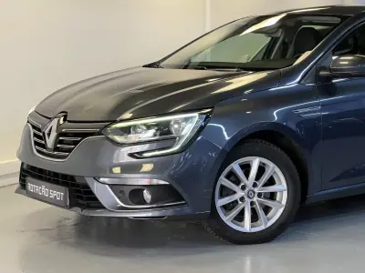 Renault Mégane 2016 - 11990 EUR, 140000 km - AUTO.MOTO.pt - 140000km - foto 34 de 41