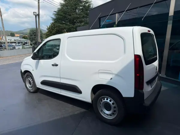 Citroën BERLINGO VAN XL 1.5 BLUE HDI 3 LUGARES 2019 - 13300 EUR, 157000 km - AUTO.MOTO.pt - 157000km - foto 5 de 8