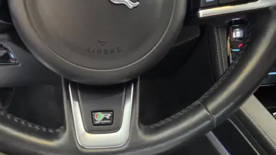 Jaguar F-Pace 2017 - 19500 EUR, 157804 km - 157804km - foto 55 de 74