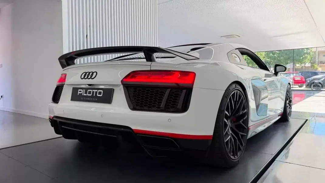 Audi R8 Coupé 2015 - 129990 EUR, 78788 km - 78788km - foto 9 de 34