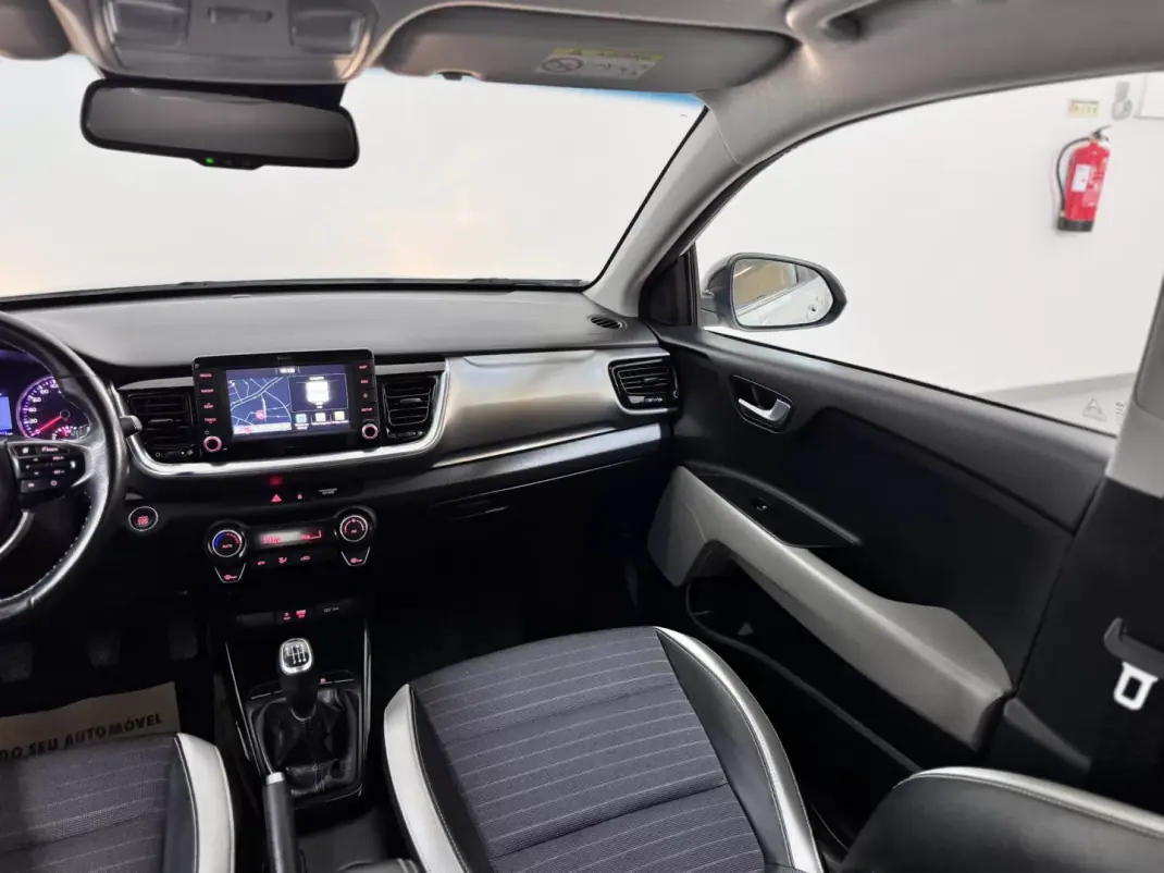Kia Stonic 2019 - 15750 EUR, 68000 km - AUTO.MOTO.pt - 68000km - foto 31 de 60