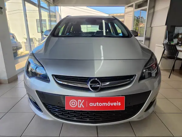Opel Astra Sports Tourer 2015 - 8350 EUR, 208000 km - AUTO.MOTO.pt - 208000km - foto 3 de 33