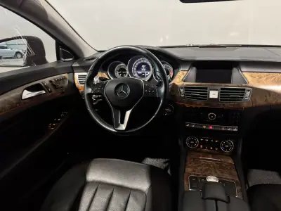 Mercedes-Benz CLS 350 2011 - 22900 EUR, 83484 km - 83484km - foto 15 de 36
