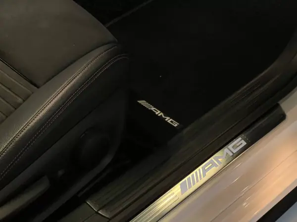 Mercedes-Benz CLA 45 AMG 2019 - 39990 EUR, 95000 km - AUTO.MOTO.pt - 95000km - foto 12 de 57