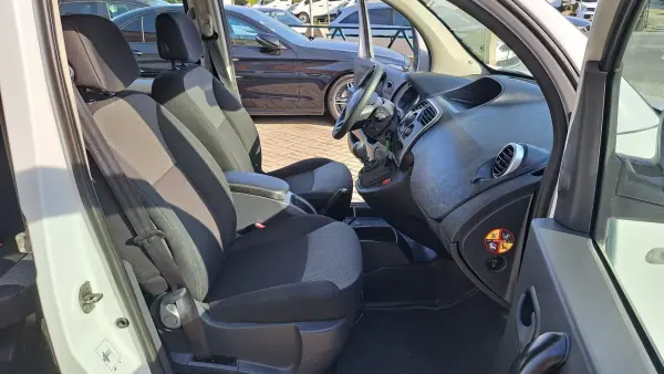 Renault Kangoo 2019 - 18900 EUR, 210580 km - AUTO.MOTO.pt - 210580km - foto 11 de 28