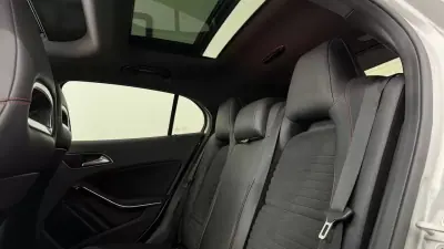 Mercedes-Benz GLA 250 2017 - 26990 EUR, 119434 km - AUTO.MOTO.pt - 119434km - foto 15 de 33