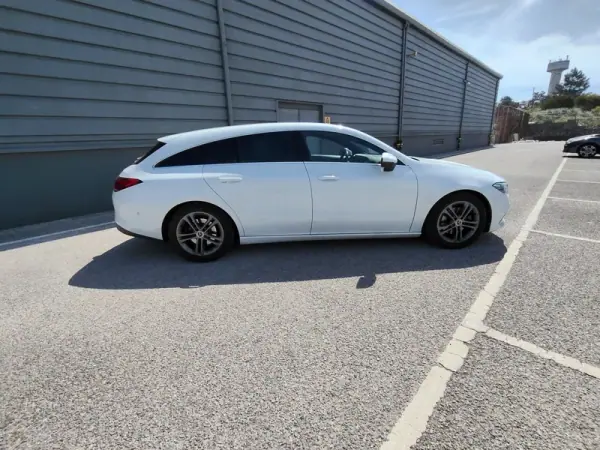Mercedes-Benz CLA 180 2020 - 18989 EUR, 136000 km - AUTO.MOTO.pt - 136000km - foto 2 de 8