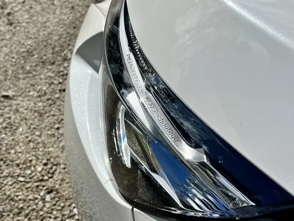 Peugeot 3008 2019 - 22250 EUR, 119000 km - AUTO.MOTO.pt - 119000km - foto 6 de 37