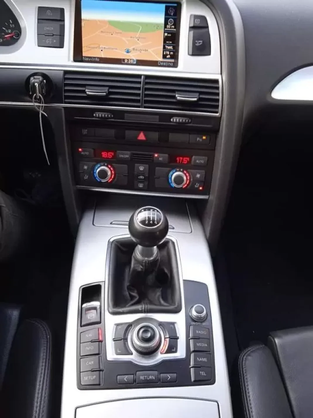 Audi A6 2010 - 12900 EUR, 336000 km - AUTO.MOTO.pt - 336000km - foto 8 de 9