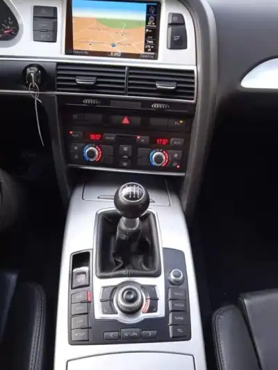 Audi A6 2010 - 12900 EUR, 336000 km - AUTO.MOTO.pt - 336000km - foto 8 de 9