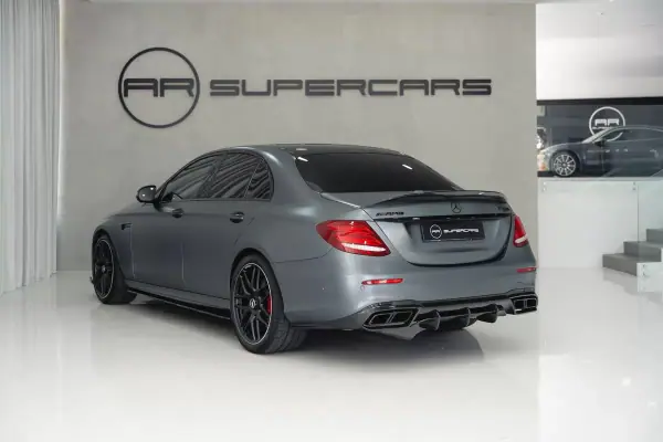 Mercedes-Benz E 63 AMG 2017 - 76950 EUR, 84657 km - AUTO.MOTO.pt - 84657km - foto 12 de 43