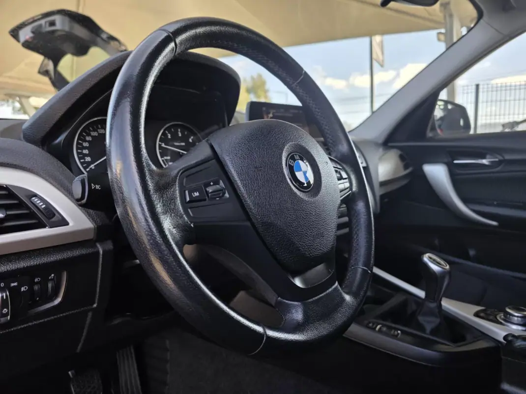 BMW 116 2014 - 10990 EUR, 204000 km - AUTO.MOTO.pt - 204000km - foto 13 de 29