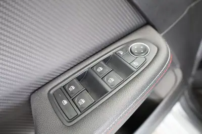 Renault Clio 2023 - 15950 EUR, 52147 km - AUTO.MOTO.pt - 52147km - foto 40 de 45