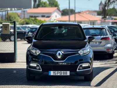 Renault Captur 2014 - 10800 EUR, 108000 km - AUTO.MOTO.pt - 108000km - foto 3 de 12