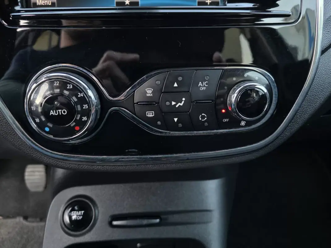 Renault Captur 2016 - 11990 EUR, 118000 km - AUTO.MOTO.pt - 118000km - foto 25 de 32