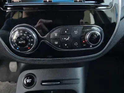 Renault Captur 2016 - 11990 EUR, 118000 km - AUTO.MOTO.pt - 118000km - foto 25 de 32