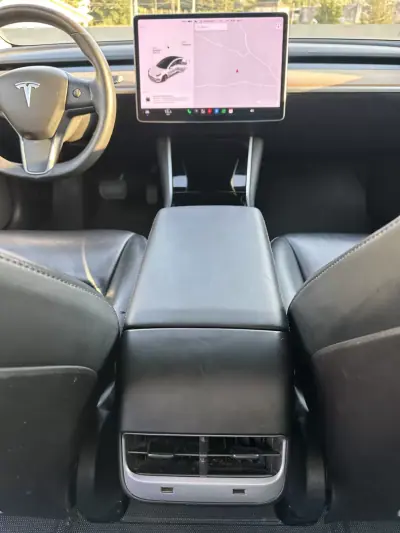 Tesla Model 3 2019 - 24900 EUR, 170000 km - 170000km - foto 35 de 49