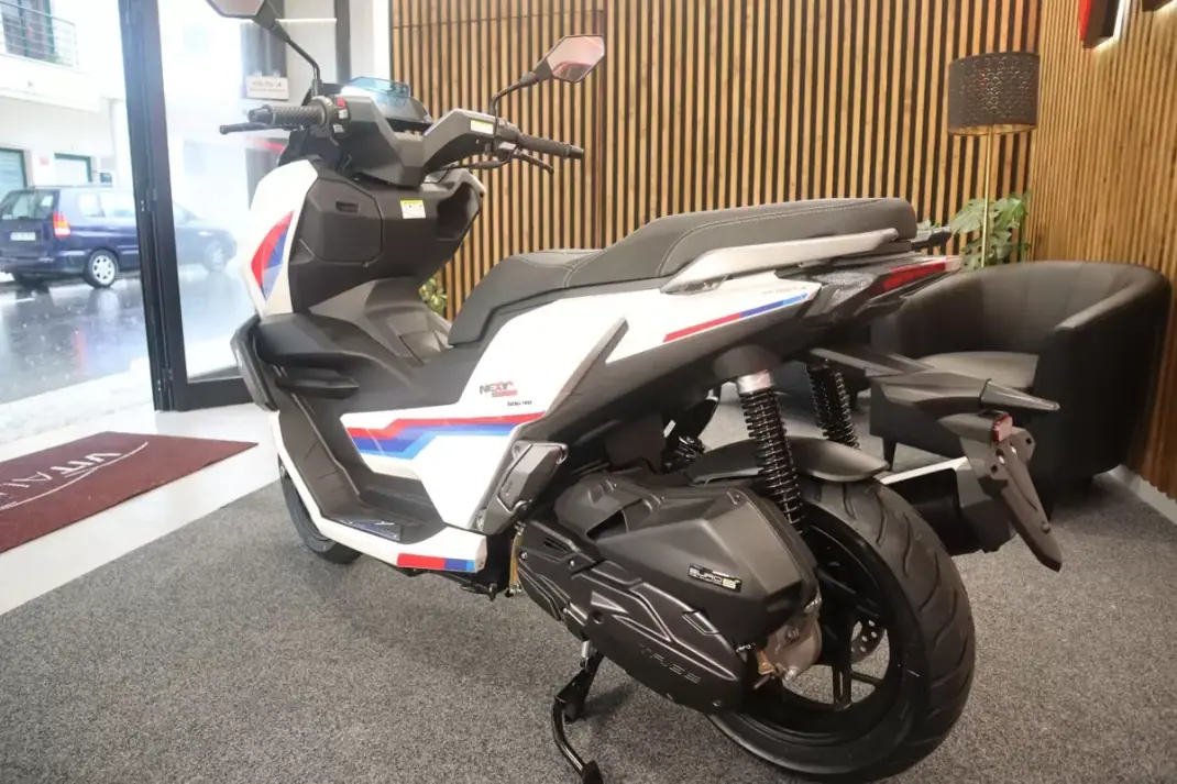 2026 - 2990 EUR, 1 km - AUTO.MOTO.pt - 1km - foto 2 de 27