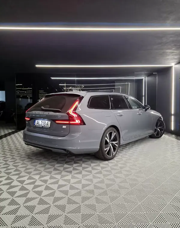 Volvo V90 2021 - 36750 EUR, 125000 km - AUTO.MOTO.pt - 125000km - foto 11 de 27