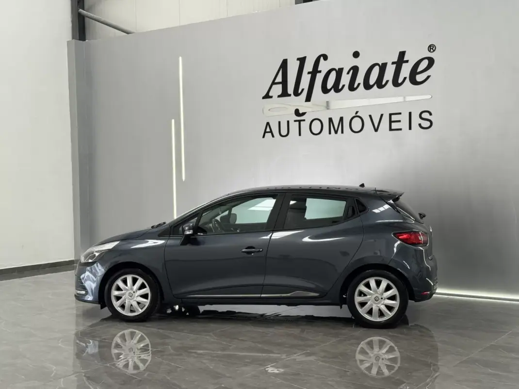 Renault Clio 2017 - 10990 EUR, 110000 km - 110000km - foto 7 de 14