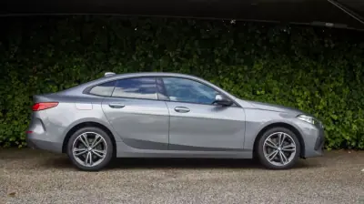 BMW 216 Gran Coupé 2021 - 24500 EUR, 164000 km - AUTO.MOTO.pt - 164000km - foto 6 de 17
