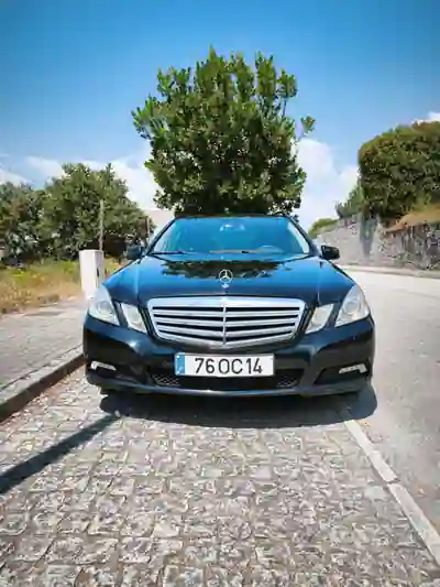 Mercedes-Benz E 220 2010 - 10490 EUR, 240000 km - AUTO.MOTO.pt - 240000km - foto 2 de 6