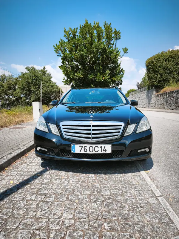 Mercedes-Benz E 220 2010 - 10490 EUR, 240000 km - AUTO.MOTO.pt - 240000km - foto 2 de 6