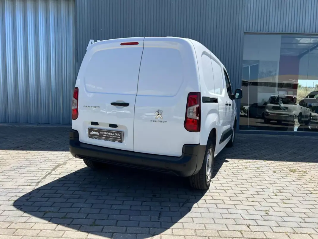 Peugeot PARTNER GIRAFON 2023 - 16500 EUR, 84348 km - AUTO.MOTO.pt - 84348km - foto 4 de 15